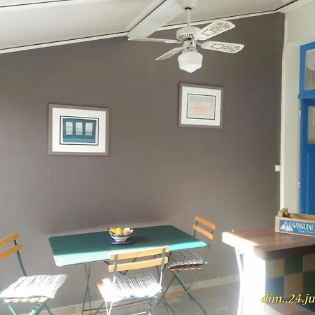 Maison Rénovée Près De La Avec Jardinet Et Wifi - Fr-1-485-4 *