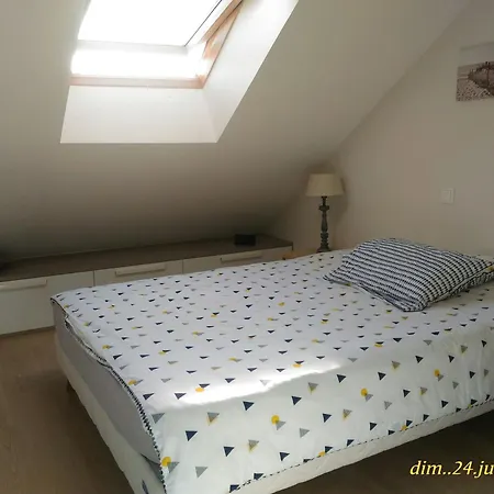 Сasa de vacaciones Maison Rénovée Près De La Avec Jardinet Et Wifi - Fr-1-485-4 *