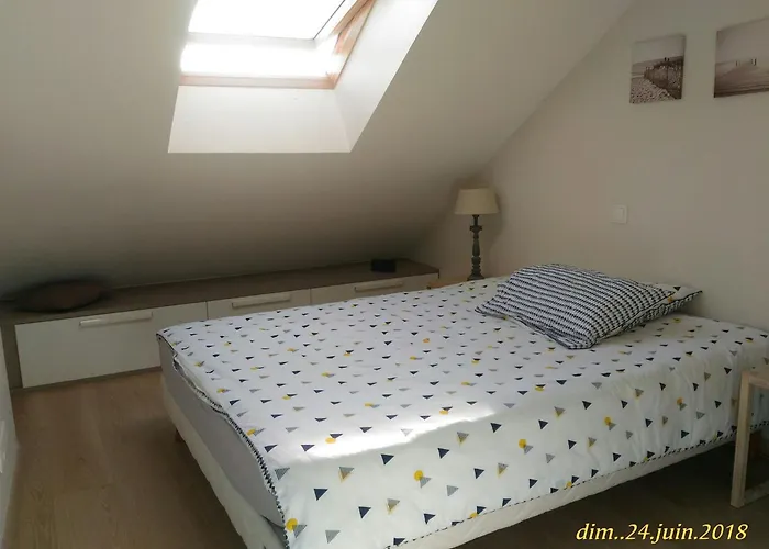 Сasa de vacaciones Maison Rénovée Près De La Avec Jardinet Et Wifi - Fr-1-485-4 *