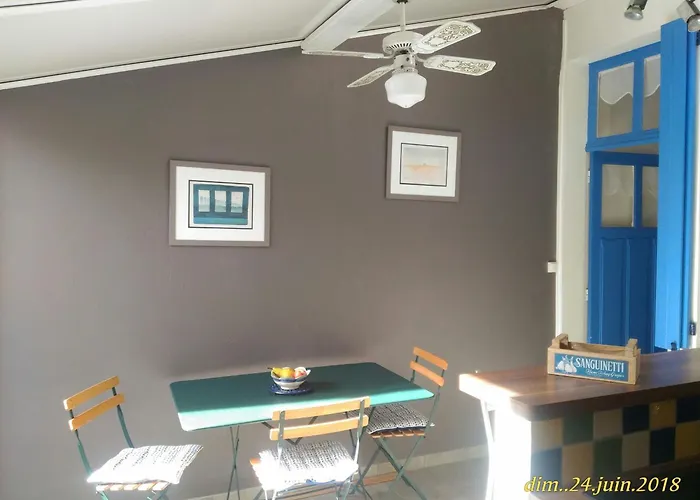 Maison Renovee Pres De La Avec Jardinet Et Wifi - Fr-1-485-4 *